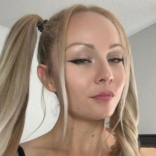 Elisa Pink studio